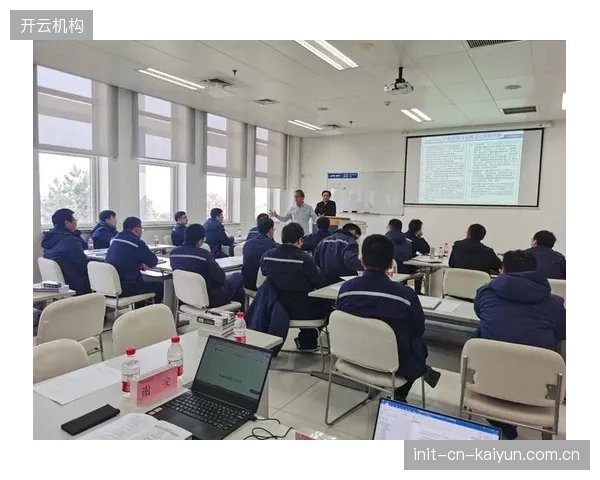 老将哈达德作为后防核心和队长，他的领导力与大赛经验对稳定军心至关重要。